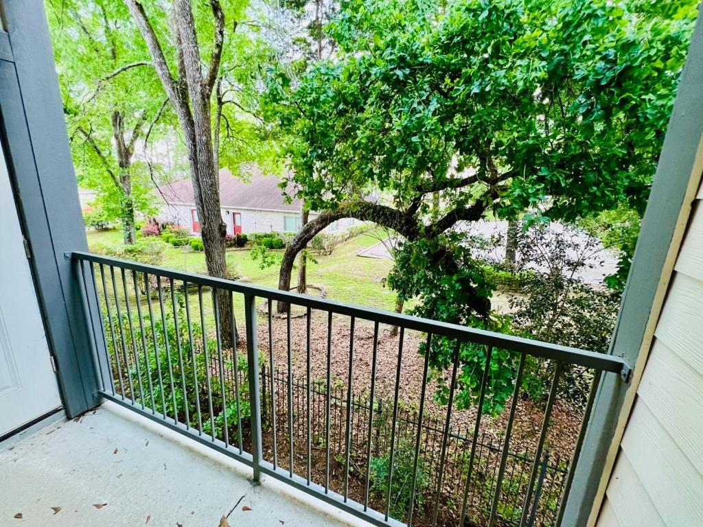 Apt 2 Bedrooms 2 Full Baths Free Parking & Free Laundry In Unit The Woodlands Esterno foto