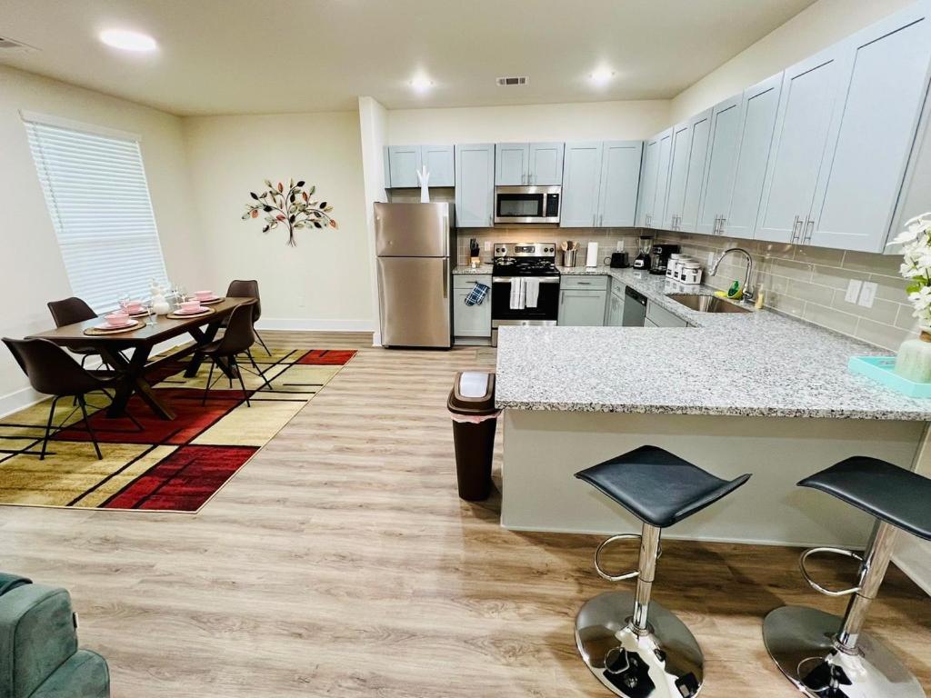 Apt 2 Bedrooms 2 Full Baths Free Parking & Free Laundry In Unit The Woodlands Esterno foto